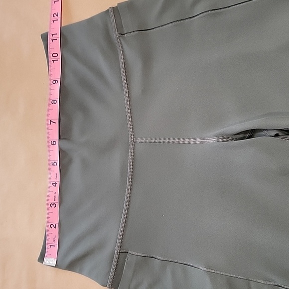 Athleta Size M Transcend Stash Crop Straight Leg, Bali Green, NWOT. Rare Color - Picture 5 of 13